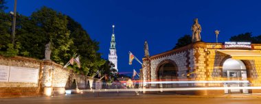 Polonya, Czestochowa - 19 Temmuz 2023: Jasna Gora manastırı ve kilise girişi. Siyahi Madonna mucizevi ikonuna sahip Polonya Katolik hac alanı.