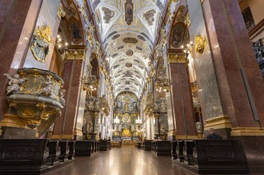 Czestochowa, Polonya - 19 Temmuz 2023: Jasna Gora manastırı ve kilisesi. Polonya 'nın Czestochowa kentindeki Polonya Katolik hac alanı.