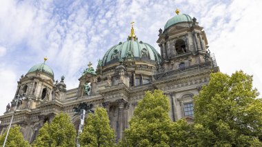 Berlin, Almanya - 24 Temmuz 2023: Berlin Katedrali Almanya 'da Berlin' de Berlin Dom adı verildi..