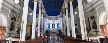 San Jose, Kosta Rika - 7 Mart 2024: Soltitude Katolik Kilisesi 'nin İçişleri Bakanlığı Barok tarzında San Jose' nin merkezi Kosta Rika