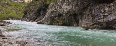 Gorges du Verdon 'daki nehir manzarası Provence, Fransa' daki Grand Canyon Aiguines.