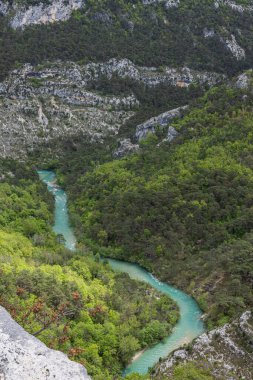 Fransa 'nın Provence kentindeki Büyük Kanyon Aiguinlerinden Manzaralı Gorges du Verdon.