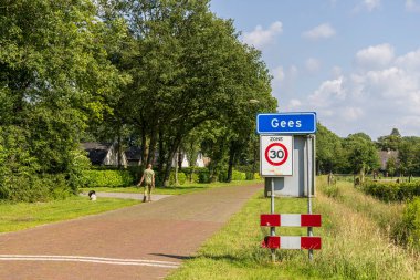 Gees, Hollanda - 22 Haziran 2024: Hollanda Drenthe 'de Gees' in giriş plasendosu