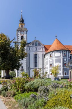 Slovenya 'nın Olimje kentindeki Olimje manastırının açık hava manzarası
