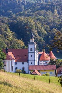 Slovenya 'nın Podcetrtek kentindeki güzel Olimje manastırı