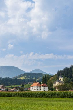 Slovenya 'daki Mislinja Vadisi' nde Slovinj Gradec Kasabası