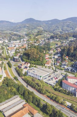 Rogaska Slatina, Slovenya - 3 Eylül 2024: Slovenya 'nın Rogaska kentindeki Trzaski Hrib üssündeki Stolp Kristal kulesinden manzara