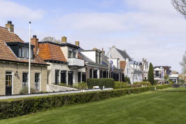 Schiermonnikoog, Hollanda - 19 Nisan 2025: Hollanda 'da köy ve ada Schiermonnikoog' un manzarası