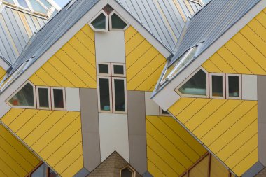 Rotterdam, Hollanda - 7 Temmuz 2024: Rotterdam, Hollanda 'da Piet Blom tarafından tasarlanan küp evler.