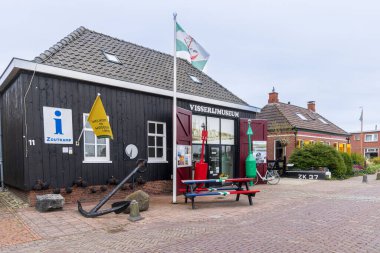 Zoutkamp, Hollanda - 17 Nisan 2025: Hollanda 'nın Groningen kentinde Zoutkamp Het Hogeland' da balıkçılık müzesi