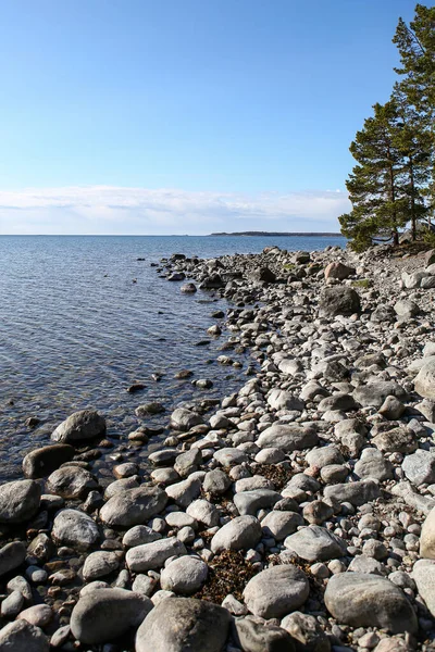 美丽的瑞典城市宁夏靠近波罗的海的海岸岩石景观 — 图库照片