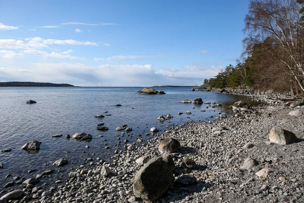 美丽的瑞典城市宁夏靠近波罗的海的海岸岩石景观 — 图库照片