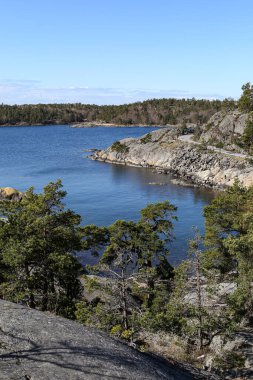 İsveç 'te Baltık Denizi manzaralı güzel deniz kıyısı adaları. 