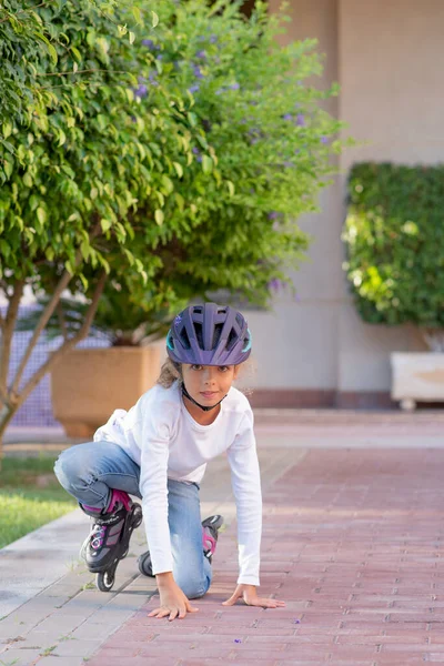 Kid Fall You Roller Blading Child Helmet Rollers Pretty Little — Foto Stock