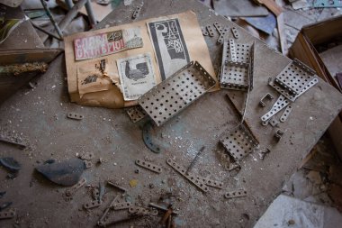 Ukrayna 'nın Pripyat şehrindeki okul binası. Boşluk. Sersemlik. Yasak bölge. Çernobil bölgesi. Yüksek kalite fotoğraf