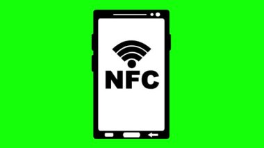video animasyonu siyah beyaz simge akıllı telefon ve NFC sinyal dalgalanması, yeşil krom anahtar arka planda