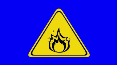 Video animasyonu üçgen taban sinyali veriyor, yangın alevi uyarısı veya yanıcı ürün uyarısı, mavi renkli anahtar arka planda