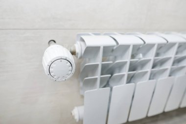 Isıtma radyatörü, beyaz radyatör.