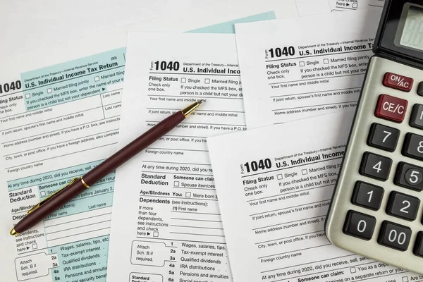 Concept Deadline Paperwork Blank Tax Form Tax Deadline Concept 1040 — Stock Photo, Image