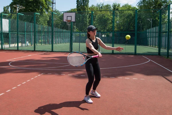 Joven Tenista Está Jugando Pared Deporte Profesional — Foto de Stock