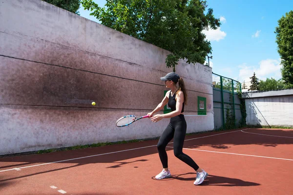 Joven Tenista Está Jugando Pared Deporte Profesional — Foto de Stock