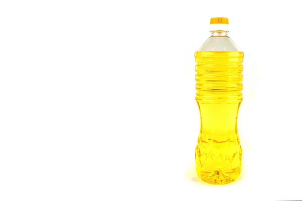 葵花籽油在一个瓶子中隔离在白色背景 复制空间 — 图库照片