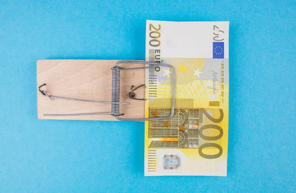 200 Euros Mousetrap Blue Background View — Stock Photo, Image