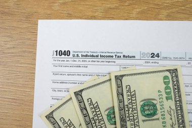 Vergi formları 1040. 2024 yıl, iş vergisi konsepti.