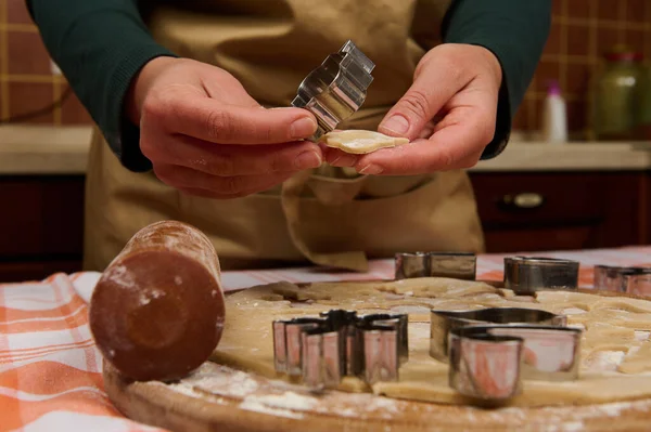 Detalhes Mãos Confeiteiro Dona Casa Padeiro Chef Pastelaria Avental Bege — Fotografia de Stock