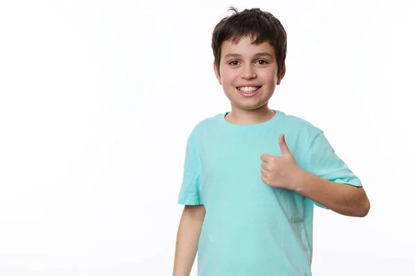 Joyeux Garçon Préadolescent Caucasien Shirt Bleu Écolier Intelligent Montre Pouce — Photo