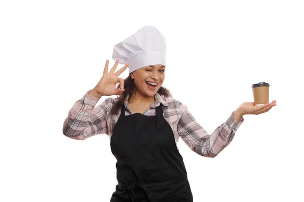 Vriendelijke Mooie Vrouw Met Chef Koks Hoed Zwarte Schort Met — Stockfoto