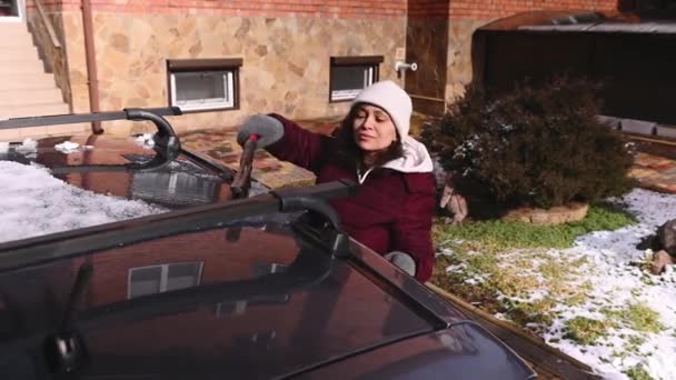 Close Happy Pretty Multi Ethnic Woman Warm Clothes Cleaning Snow — Stockvideo