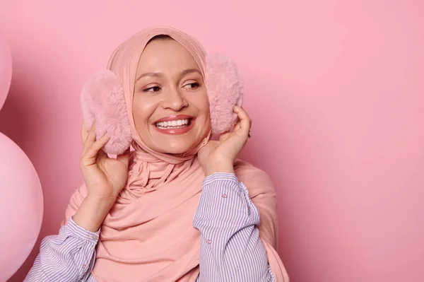 Nahaufnahme Porträt Einer Hübschen Frau Mit Muslimischem Glamour Aus Dem — Stockfoto