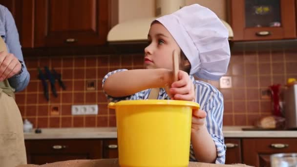 Close Portrait Caucasian Lovely Toddler Girl Little Baker Confectioner Chefs — Stock Video