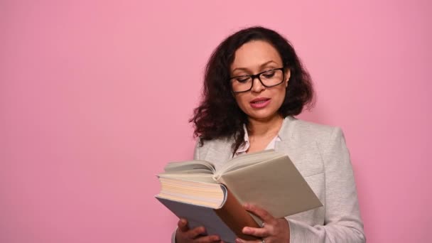 Confident Mature Multi Ethnic Woman Female School Teacher Professor Educator — Stock Video
