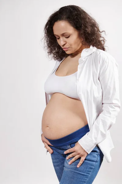 Vertical Studio Portrait Attractive Ethnic Pregnant Woman Jeans White Unbuttoned — Stock Photo, Image