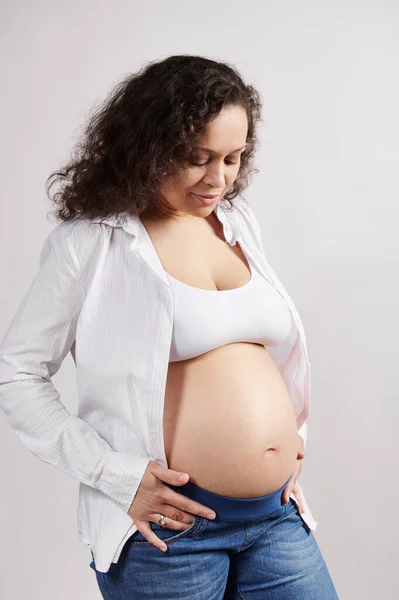 Vertical Studio Portrait Beautiful Curly Haired Multi Ethnic Pregnant Woman — Stock Photo, Image