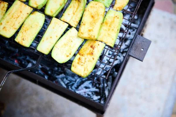 Selective Focus Raw Slices Zucchini Grilled Barbecue Vegetarian Vegan Summer — Stock Photo, Image