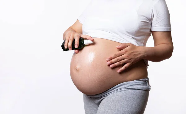 Närbild Vacker Buk Graviditeten Trimester Tredjedel Gravid Kvinna Tillämpa Naturliga — Stockfoto
