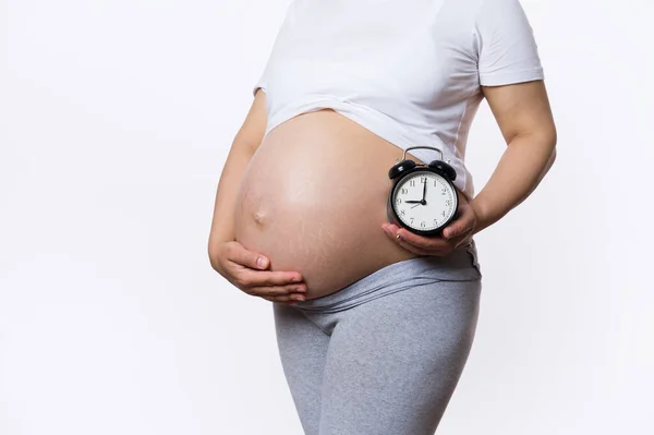 Babys Termin Termin Koncepcja Zbliżenie Brzucha Ciężarnej Kobiety Oczekującej Matki — Zdjęcie stockowe