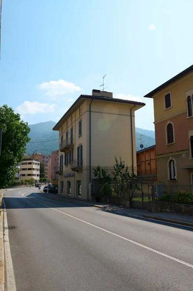 Μια Κάθετη Πανοραμική Φωτογραφία Ένας Δρόμος Στην Ιταλική Πόλη Της — Φωτογραφία Αρχείου