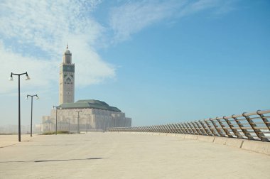21102023. Kazablanka. Atlantik Okyanusu 'ndaki muhteşem Hasan II camii. Binalar ve mimari. Kültür ve din. Seyahat yeri. Turizm. Reklam alanını kopyala