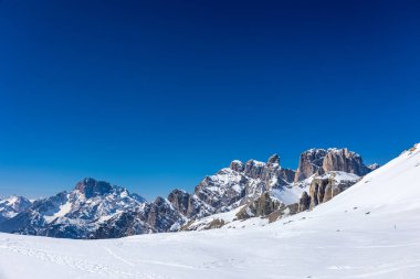 Sesto, Trentino Alto-Adige, İtalya Dolomiti 'sinde güneşli bir gün