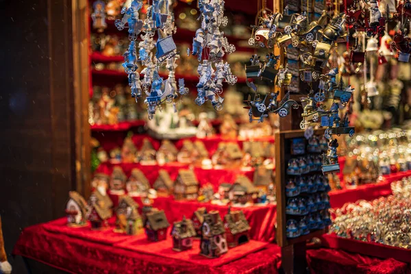 Pasar Natal Utara Italia Pada Malam Desember — Stok Foto