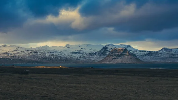 Кіркюфелл Ґрунданфір Ісландія Холодний Марш День — стокове фото