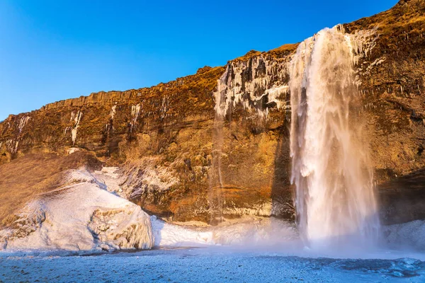 Śnieg Lód Wodospadzie Seljalandsfoss Islandzie — Zdjęcie stockowe