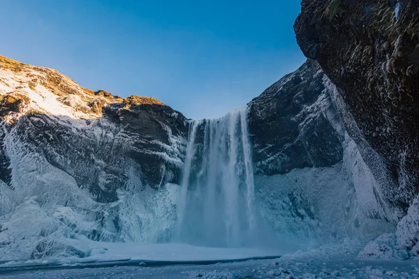 Śnieg Lód Wodospadzie Skogafoss Islandzie — Zdjęcie stockowe
