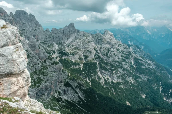 Friuli Venezia-Giulia, İtalya 'da Julian Alplerinde güzel bir yaz günü