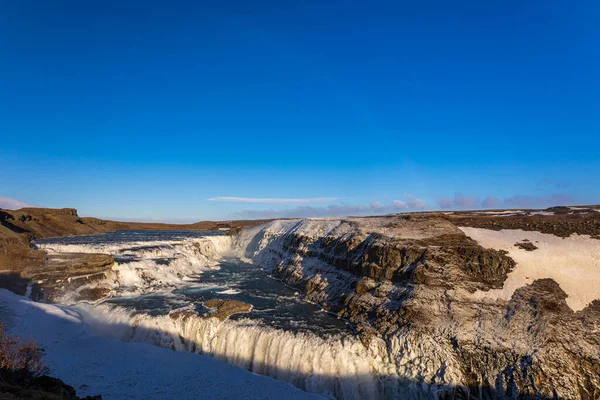 アイスランドのガルフフォス滝の雪と氷 — ストック写真