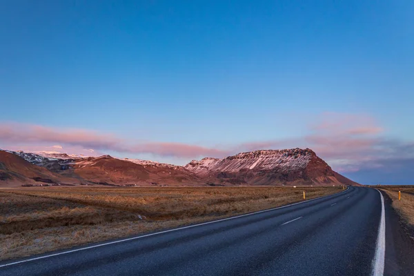 Nap Mindig Gyönyörű Atmoszférát Késő Télen Izlandon — Stock Fotó
